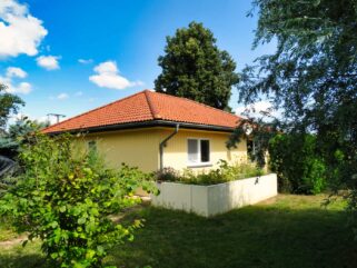 Haus mit viel Grün Ferienhaus Usedom Haus am Ellerbruch 10 1